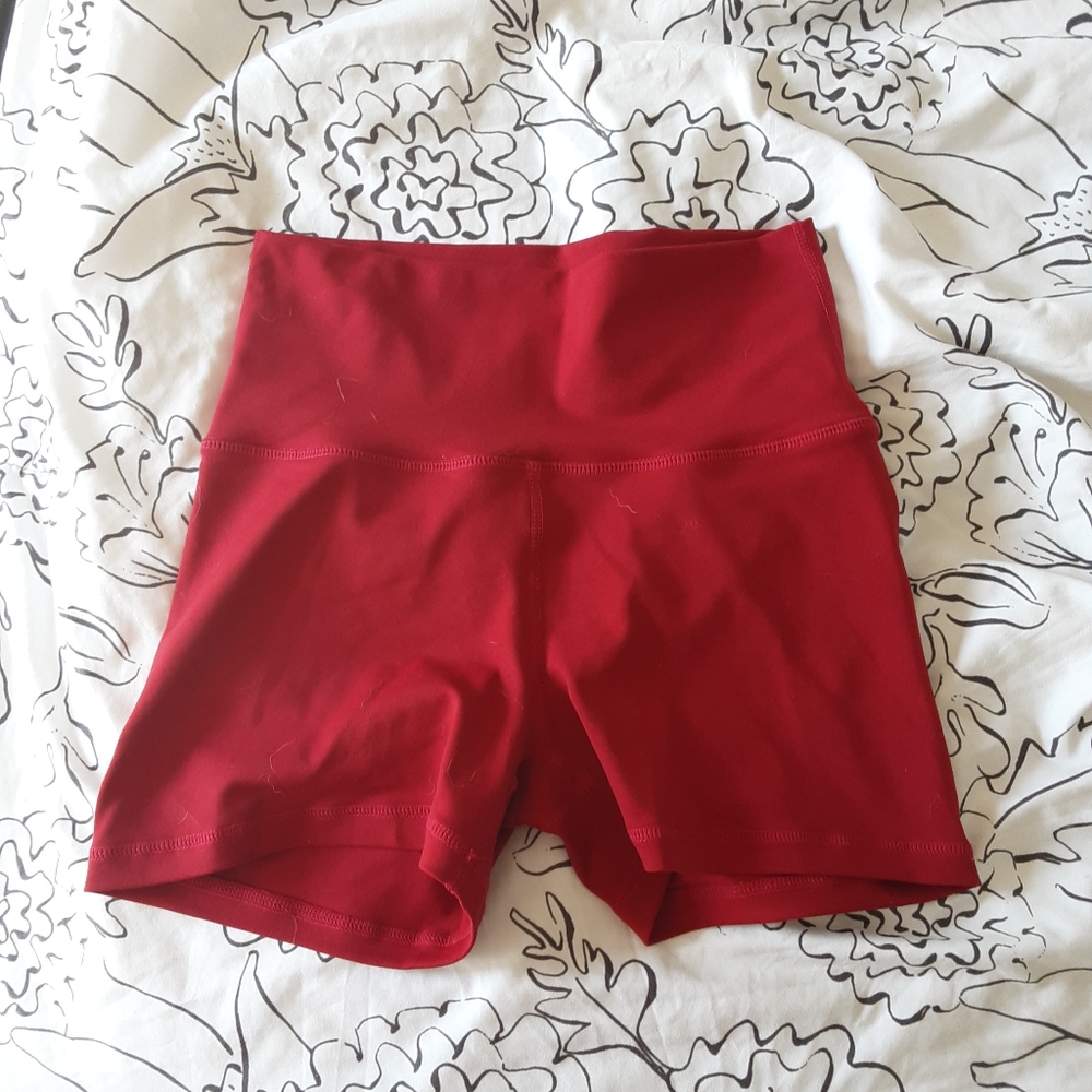 Echt scrunch booty shorts